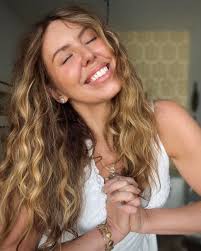 Finally tried lip filler 💉 JK. It's lipgloss. 😆 I'm still too wimpy to  try filler. This gloss is a spicy one, but in a cinnamony way, not in an I  just