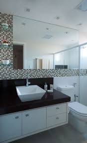 Banheiro Reformado Ganhou Nova Bancada Em Granito Marrom Absoluto E Cuba De Apoio Deca O Det Decoracao Banheiro Pequeno Design Para Banheiro Banheiro Pequeno