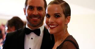 En esta versión se eligió a la 37.ª reina del festival, y sucesora de kika silva, mediante el voto de los periodistas acreditados para el evento. Esposo De Javiera Suarez Le Envio Potente Mensaje En El Dia Del Amor Chilevision