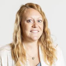 Kelly Wolff's Instagram, Twitter & Facebook