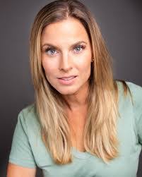 Maria Pearce's Instagram, Twitter & Facebook