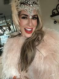 Movie time!!! trich freat I'M I'MWITH WITH THE 合 SHOWGIK