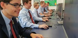 Leo Grove's Instagram, Twitter & Facebook