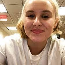 Heather Herzig's Instagram, Twitter & Facebook