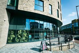 Huoneistot ja osakeasunnot paikassa city of salford. Co Op Serves Up Salford Store In Quay Location Thebusinessdesk Com