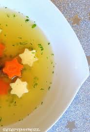 Eine Leichte Klare Suppe Ist Die Perfekte Vorspeise Zu Weihnachten Sie Kann Prima Vorbereitet Und A Klare Suppe Mit Eierstich Suppe Mit Eierstich Klare Suppe
