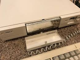 Mess supports both the pal and ntsc amiga 1000. Vintage Commodore Amiga 1000 Computer With Keyboard And Power Cord 1899866101