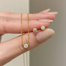 ピアス ネックレス 同じ デザイン