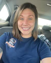 Did Anyone Else's Mom Clean The Floors On Her Hands & Knees? 🙋‍♀️ 🪣