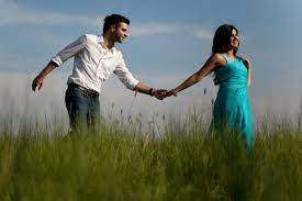Pin By Maharani Weddings On Wedding Photography 3 Pre Wedding Photoshoot Outdoor Wedding Photoshoot Poses Pre Wedding Photoshoot