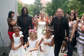 At the age of six she began performing professionally on stage of the circus lilliput. Promi Hochzeit In Der Johanniskirche Alles Lausitz De
