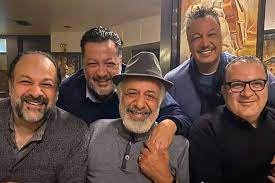 مشاهدة مسلسل الدراما والبيئة الشامية السوري الكندوش الموسم الاول الحلقة 3 الثالثة من بطولة النجم أيمن زيدان وسلاف فواخرجي وصباح الجزائري وأيمن زيدان. Syrian Mix Ø§Ù„ÙÙ†Ø§Ù† Ø£ÙŠÙ…Ù† Ø²ÙŠØ¯Ø§Ù† ÙˆØ§Ø®ÙˆØ§Ù†Ù‡ Facebook
