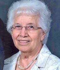 Elva Flores's Instagram, Twitter & Facebook