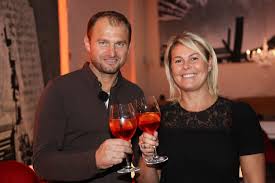 Na lang wachten willen wij naar buiten komen met voor ons dit. Wout Bru Opent Restaurant In Gent Zijn Vrouw In Schilde Restaurant Vrouw Gent