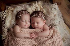 It's still a little too early to deliver baby at 32 weeks. Newborn Photos Of Preemie Girl Twins Born At 32 Weeks The Photo Was Taken When They Were 2 Months Old Preemi Baby Photo Inspiration Twin Photography Newborn