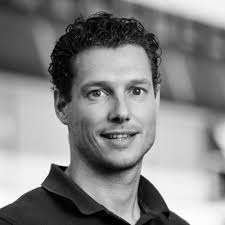 Daar is hij dan: onze grote kleine man Sam. Op 25 mei geboren. Ook dit is  weer een versie met vuur in plaats van bloed in de aderen. Ook al zien ze