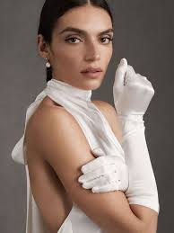 These 16 Wedding Gloves Marry Tradition With Trends