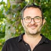 Santiago Ginnobili & Daniel Blanco, Wallace's and Darwin's natural  selection theories