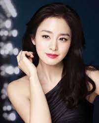 Popularitas mereka di kalangan brand terkenal sebagai bintang iklan juga menjadi tolak ukur yoona foto: Artis Cantik Korea