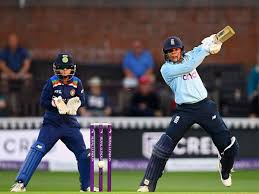Indian skipper harmanpreet kaur with her english counterpart heather knight. India Vs England Women Cricket Live Streaming Channels Ind W Vs Eng W T20i Series When And Where To Watch Live Score Updates And More