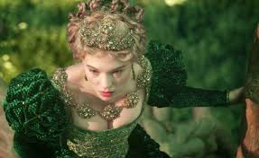 Starring vincent cassel and léa seydoux this adaptation of beauty and the beast is breathtaking. Beauty And The Beast 2014