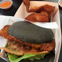 Hawkers seen throwing their waste water and doing their dishes at the same area just behind their stores. Spade S Burger Pulau Tikus 56 Tips