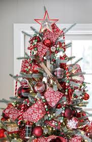 This was a big splurge for me, but i have to say, it was well worth it! 16 Beautiful And Festive Christmas Tree Decorating Ideas