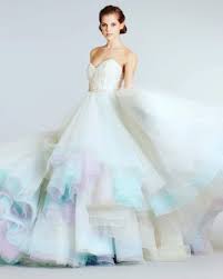 Cumartesi Gununun Son Paylasimi Da Bu Renkli Gelinlik Olsun Pastel Tonlar Hareket Katmamis Mi Sizce De Last Post Of Saturday Is Gelinlik The Dress Dugun