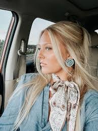 Rae Calvert's Instagram, Twitter & Facebook