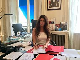 Marlène schiappa a notamment espéré que les parisiennes pourront un jour ne plus avoir recours à des « stratégies d'évitement » pour se prémunir des importuns, consistant à faire des détours. File Marlene Schiappa Secretaire D Etat Chargee De L Egalite Entre Les Femmes Et Les Hommes Jpg Wikimedia Commons