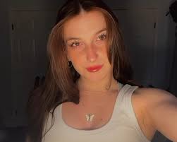 NEW MEMBER SPOTLIGHT!!🪩⭐️ Sophie Bernstein Hometown: Mahwah, New Jersey  Major: Musical Theater Year: Sophomore Why DZ? “I chose DZ because I  instantly felt at home the moment I met these amazing girls!