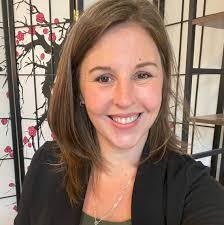 Elizabeth Teal's Instagram, Twitter & Facebook