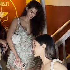 Erome scat arrange a meeting to meet meet in her lodgings.