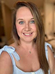 Introduction of new Starbucks store manager in Whitehaven community