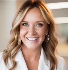 Sarah Dewolf's Instagram, Twitter & Facebook