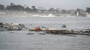 Chunk of Santa Cruz Pier collapses as massive waves pound Northern  California | Fox Weather