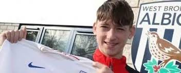 Tal y como apuntó md, el joven inglés llega procedente del west bromwich albion y ha firmado su contrato para las próximas tres temporadas. Aston Villa Beat Manchester United Liverpool To Barcelona Teen Louie Barry Football Espana