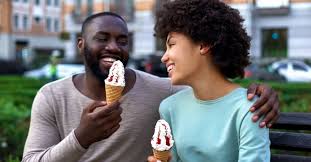 It happens before the couple becomes engaged or married and is usually meant to describe when a man is attempting to woo a woman, with marriage as the end goal. Rhryki I Enpfm