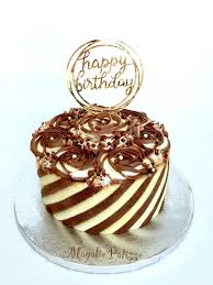 Layer Cake Bicolore Aux Deux Chocolats Magaliepatisse Chocolat Gateau Au Chocolat Noir Cake Chocolat