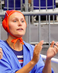 Sarah Buis verovert met Nederlandse waterpolosters historisch goud op WK