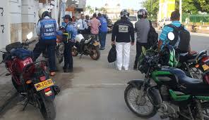 Pico y placa en cali, nueva rotación para vehículos particulares y taxis, además pico y cédula según el último número de tu documento. Pico Y Placa Motos Y Particulares Se Vencio El Decreto De Restriccion A Motos Cartagena Cartagena Caracol Radio