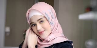 Kumpulan foto cut meyriska 2014, wallpaper cut meyriska 'hello kitty', cut meyriska pemain sinetron catatan hati seorang istri di rcti, download foto cut meyriska instagram, cut meyriska chsi terbaru untuk desktop background, tablet, iphone, android, blackberry dan sebagainya. Jawaban Cut Meyriska Disebut Sedang Hamil Muda Dream Co Id