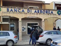 Puoi cercare anche gli sportelli automatici (atm), i centri corporate o le filiali private banking. Indagini Difficili Sulla Rapina Alla Filiale Di Donigala Della Banca Di Arborea Linkoristano