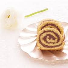 La Recette De Base Du Biscuit Roule Rapide Et Facile A Garnir De Confiture Decreme De Marron De Nutella Roule Au Nutella Biscuit Roule Recette Biscuit Roule