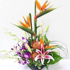 57 Gostos 5 Comentarios Bell Flowers Silver Spring Bell Flowers No Instagram What A Beautiful Way To Flower Arrangements Flowers Floral Arrangements