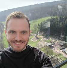 Helo everyone, how's ya doing ? I was only able to play again after a week  off, because I felt exhausted when I got home from work. And even