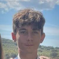 100+ "Lagáres" profiles