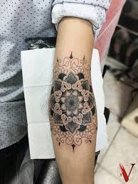 Mistik Seylerden Hoslanan Gizeme Evrene Ilgi Duyanlar Icin Mandala Dovme Modelleri Kesinlikle En Uygun Alternatif Mandalatattoos Mandala Mandalalove