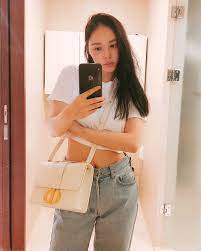 Congrats to the happy couple!! Taeyang S Wife Min Hyo Rin Posts Beautiful Selfies Updating Fans For The First Time In Four Months Allkpop