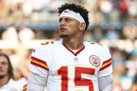 With 1 Unexpected Move, Kansas City Chiefs Quarterback Patrick Mahomes Just  Taught a Lesson About True Confidence